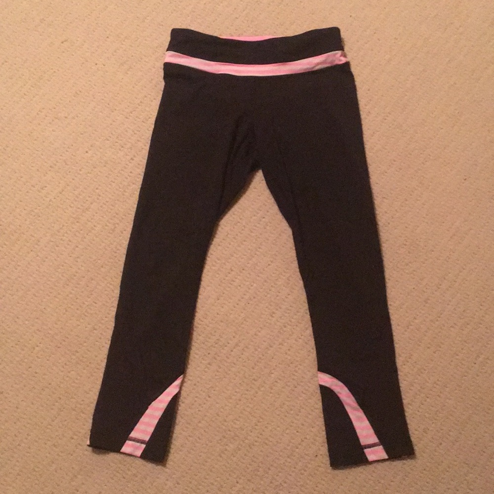 Women's Lululemon Capri Workout Pants; Size 4